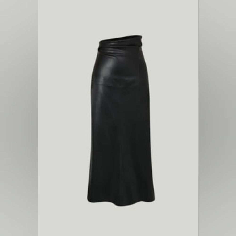 Chic Black Midi Skirt